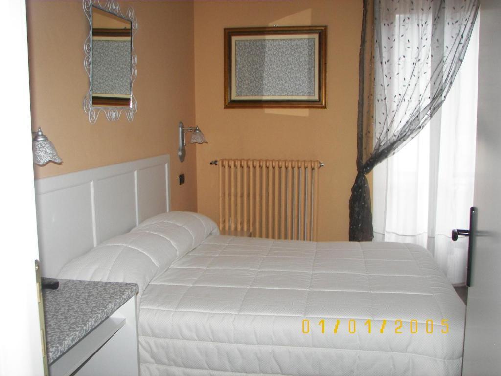 Albergo Sangrila Lanzo Torinese Pokoj fotografie