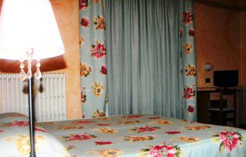 Albergo Sangrila Lanzo Torinese Exteriér fotografie